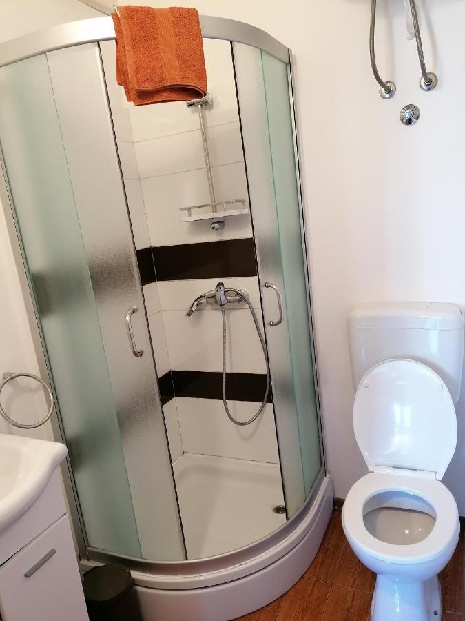 Nice Studio Near Centar+Free Parking ロヴィニ エクステリア 写真